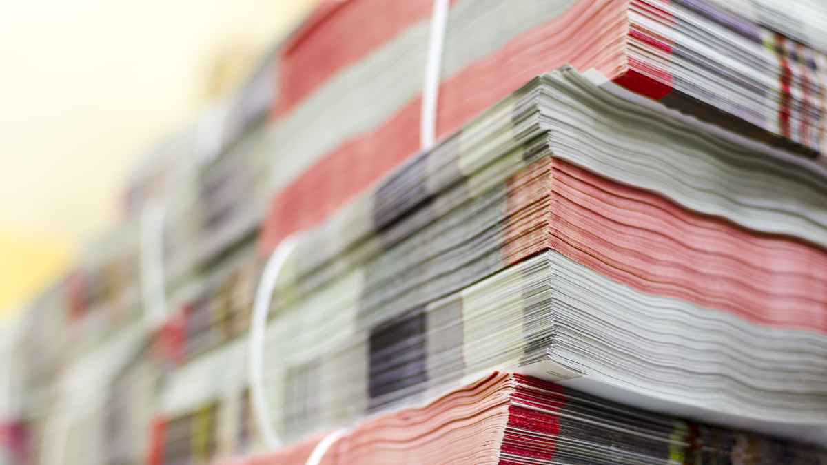 Wielki powrót gazetek promocyjnych. Sklepy zasypały nas ofertami na papierze
