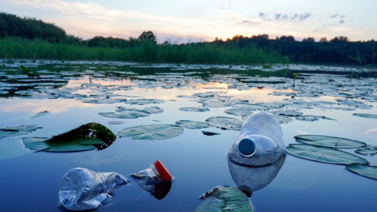Plastik jest jak obcy, zjada nas od środka. Tak można go zatrzymać