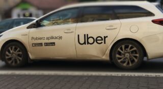 Uber rozczarował. Robotyczne taksówki nie olśniły Wall Street