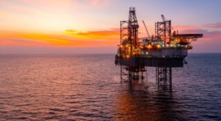 Miało być „drill, baby, drill”, a tu taki cios. USA tracą platformy