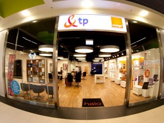 Orange zamknie co piąty salon. To nie objaw kryzysu. To czeka każdego dużego operatora