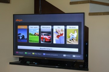 Robienie zakupów siedząc wygodnie na kanapie? To możliwe dzięki Smart TV