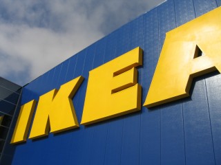 IKEA zapowiada Uppleva Phone i zestaw Uppleva Center. Mebel, telewizor, smartfon i stacja dokująca w jednym