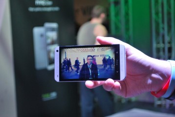 Nie było mnie stać na HTC. Dziś też mnie nie stać, ale… kupuję iPhone’y