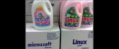 Fani Linuxa skarżą się na „straszliwe” praktyki firmy Microsoft