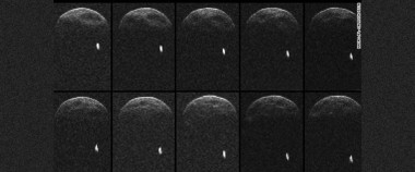 Planetoida mija Ziemię, macha do obiektywów NASA. Jej księżyc też