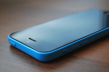 Bardzo bym chciał zobaczyć nowego, plastikowego iPhone’a