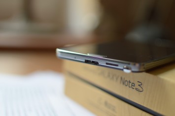 Jeśli lecisz do USA, to lepiej naładuj telefon, bo będziesz musiał go zostawić na lotnisku