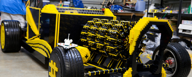 Czy z klocków Lego da się zbudować samochód? Tak i to