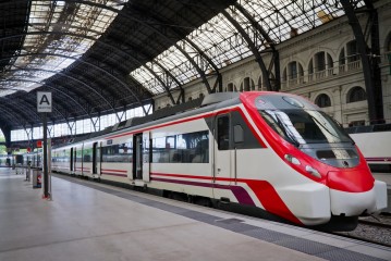 W pociągach PKP Intercity na pasażerów będą czekały filmy, seriale oraz Wi-Fi. Jednak nie dla wszystkich będzie ono darmowe