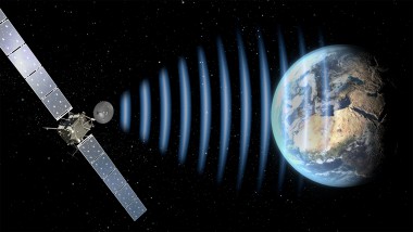Sonda Rosetta wybudziła się z hibernacji i planuje wylądować na powierzchni komety