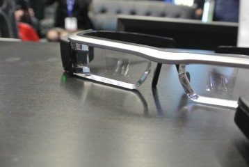 Epson ma własne, potężne okulary Moverio BT-200. Bawiłam się nimi i… dają ogromne możliwości