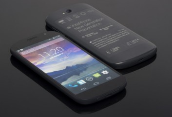 MWC 2014: Nowa wersja dwuekranowego smartfona YotaPhone to pokaz… bezsilności