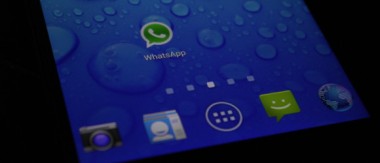 Halo, z WhatsAppa dzwonię! Rozmowy głosowe w nowym komunikatorze Facebooka już niebawem