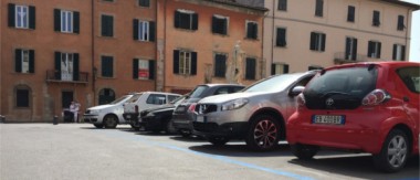 Smart cities w praktyce: na przykładzie nowo otwartego inteligentnego parkingu w Pizie – relacja Spider’s Web