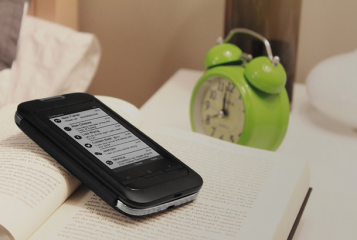 Etui na smartfon z epapierowym czytnikiem? Kickstarter zaczyna nudzić