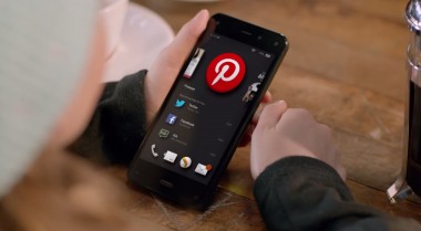 Smartfon służący do kupowania w Amazonie nie chwycił. Fire Phone sprzedaje się fatalnie