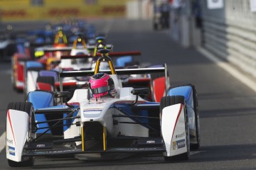 To nie są wyścigi kosiarek! Ruszyła Formuła E, czyli najbardziej elektryzująca seria wyścigów samochodowych