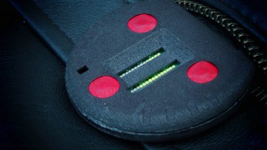 Niesamowita kurtka – energia akumulatorów rozgrzeje cię albo… naładuje smartfona