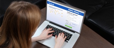 Piotr Lipiński: ŻYCIE NA FACEBOOKU, czyli sieciowy Big Brother