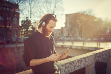 S.P. Records twierdzi, że powinniśmy skasować nasz felieton. Spider’s Web twierdzi, że szef wytwórni powinien uważać na to, co mówi