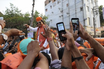 Google podłączy do Sieci miliard Hindusów. Oto jak to zrobi