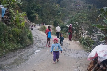 Jak żyje się wśród gór? Himalaje – piechotą przez Nepal