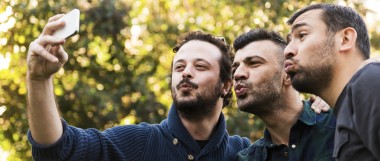 Prawdziwy facet nie robi sobie selfie, a jeśli robi, to jest chory psychicznie?
