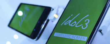 Ten smartfon nie ma ani góry, ani dołu – zadzwonisz z każdej pozycji