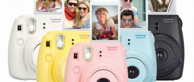 Rynek foto staje na głowie. Najchętniej kupowanym aparatem jest analogowy Fuji Instax