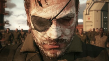 Zastanów się dwa razy, zanim kupisz pudełkową edycję Metal Gear Solid V dla PC. Jej zawartość to nieśmieszny żart