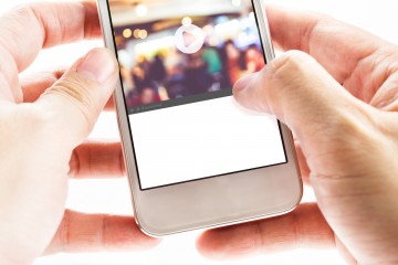 Kto powinien płacić za wyświetlanie reklam mobilnych?