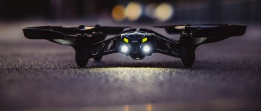 Dron Parrot MiniDrone Airbone Night - recenzja Spider’s Web