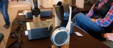 Słynne elektrostatyczne słuchawki Stax na Audio Video Show
