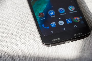 Motorola ma już ekran, którego nie da się potłuc. Teraz chce mieć taki, który… sam się naprawi