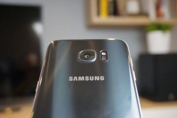 Samsung zarobił o… ponad połowę mniej od Apple’a