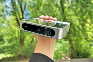 ZTE Spro 2 - projektor, smartfon, powerbank i hotspot w jednym
