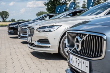 Nie, to nie dron nad autem. To system kamer wbudowany w Volvo