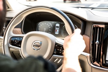 Autonomiczny samochód? Nie tak prędko!