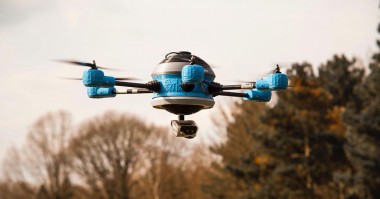 Dron w roli… podniebnego sapera. W tym szaleństwie jest metoda