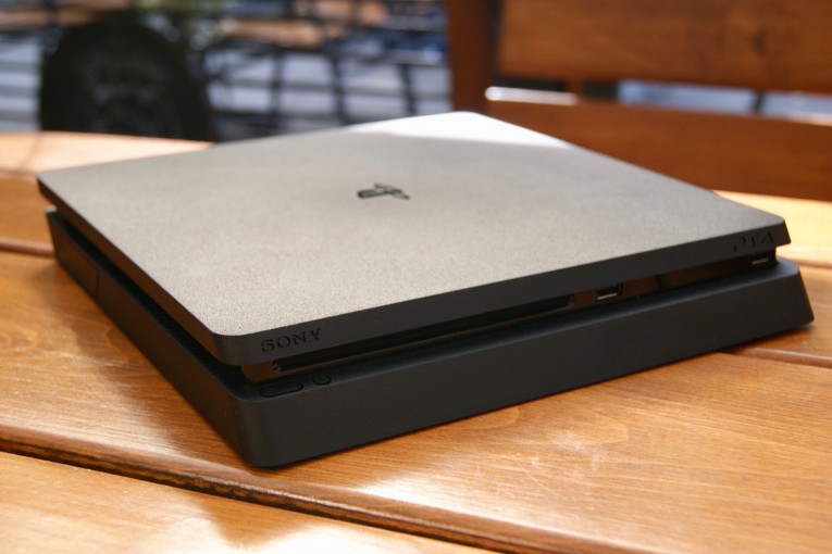 Playstation 4 slim фото