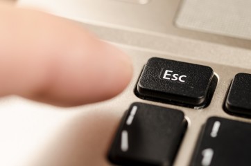 Escape Gate Esc Apple MacBook