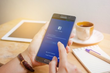Wpływ portalu Facebook na wybory w USA i wygraną Trumpa