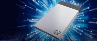 Intel Compute Card to komputer w formie karty kredytowej.