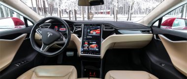 tesla autopilot wypadki