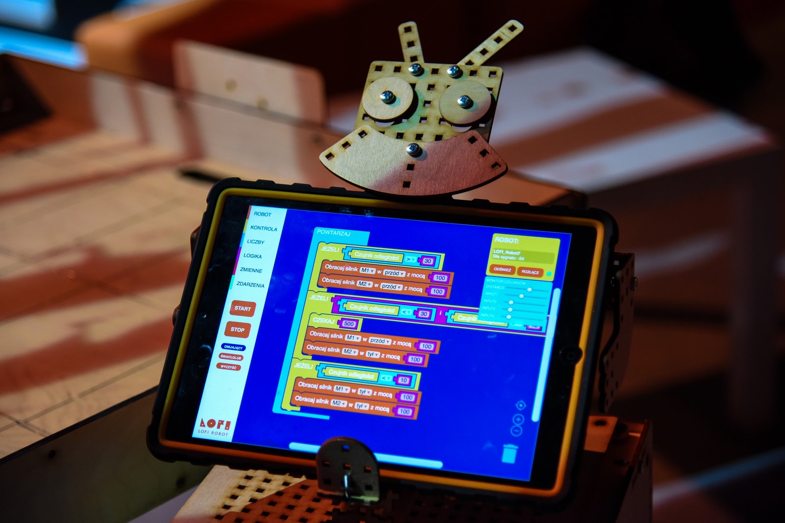 Superkoderzy - jak technologia open source wspomaga edukację