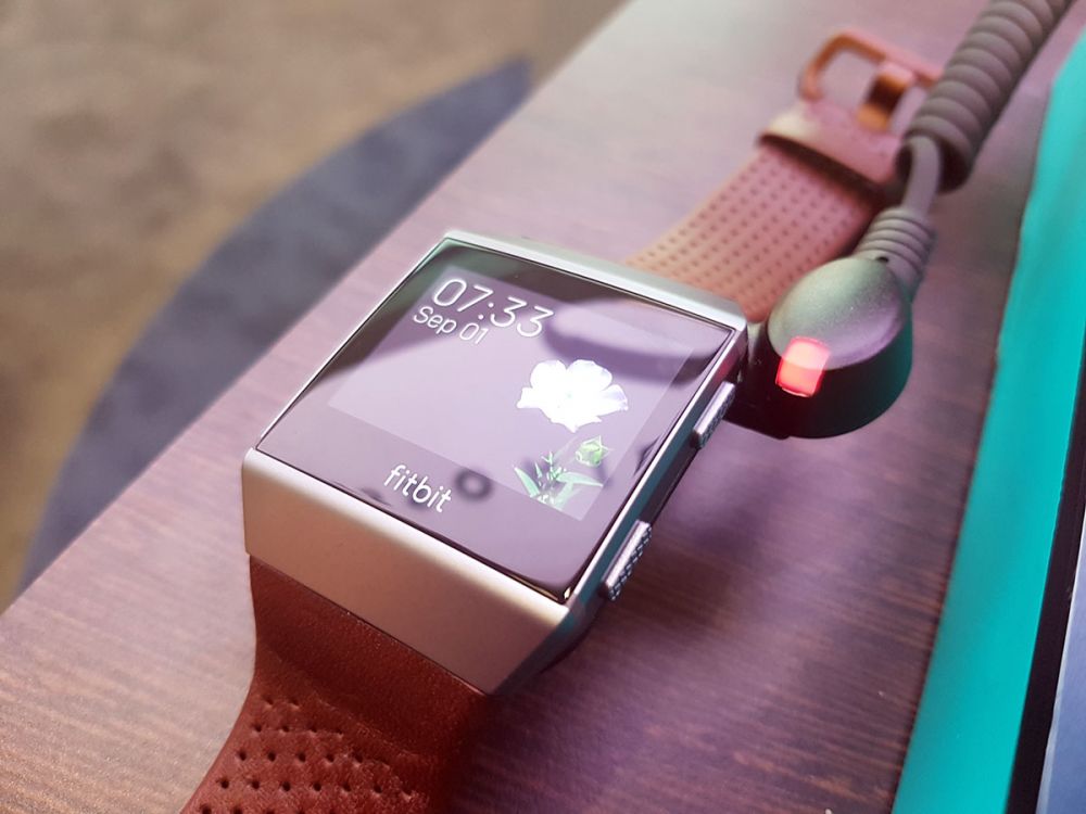 fitbit ionic kaina