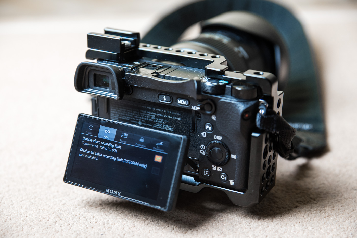 czas nagrywania w aparatach sony - 30 minut.