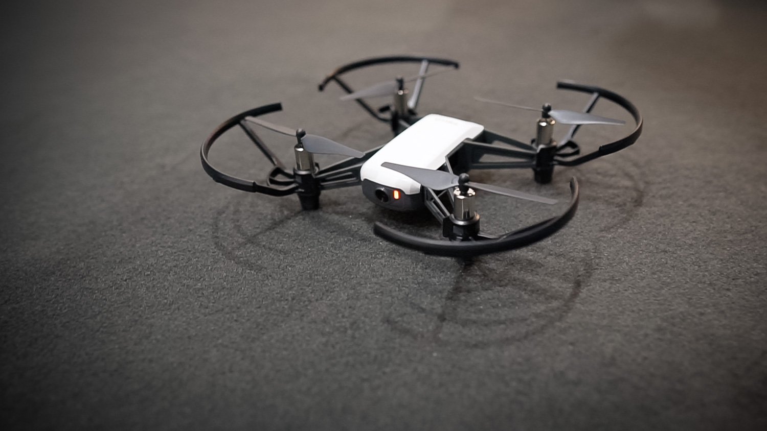 Mało kto wie, ze najtańszy dron DJI kosztuje tylko 459 zł. To Tello