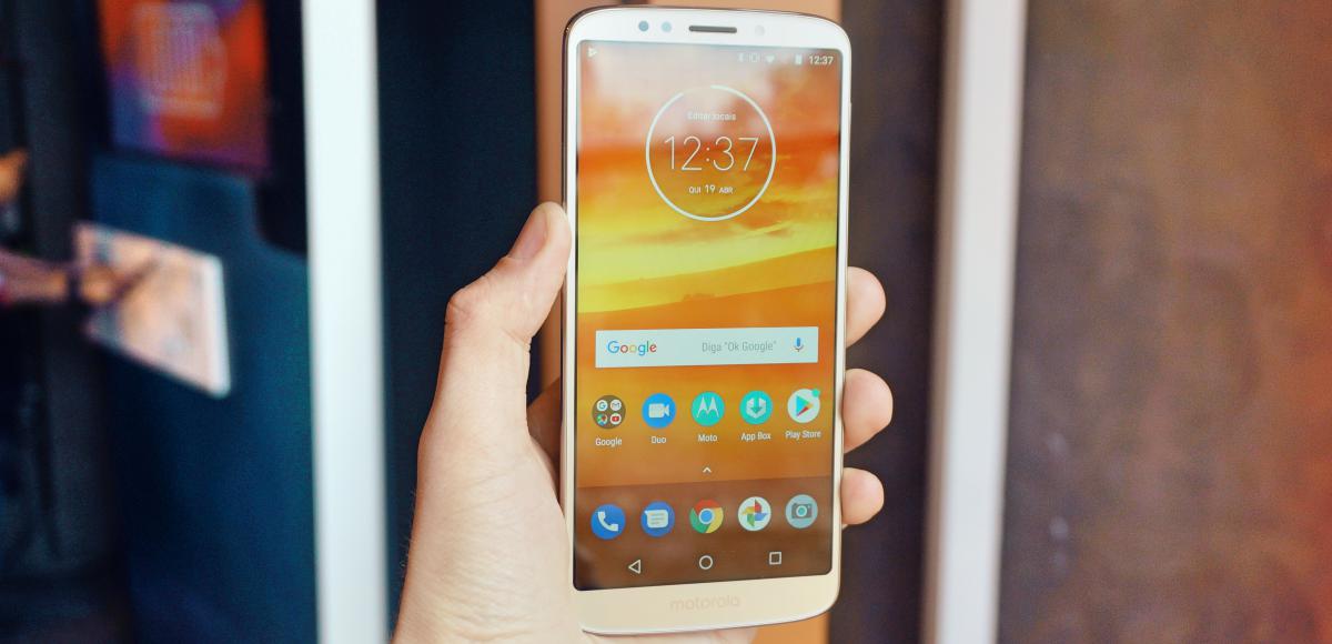 Akumulator 5000 mAh i 6-calowy ekran za 799 zł. Oto Motorola E5 Plus